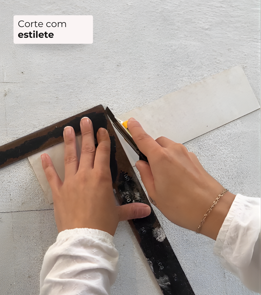 como-aplicar-revestimento-autocolante-atmosfera